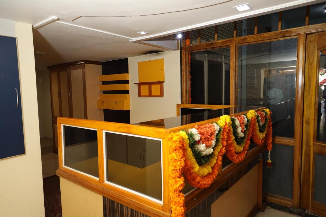 Shree Manjushree Residency Hotel Udupi Bagian luar foto